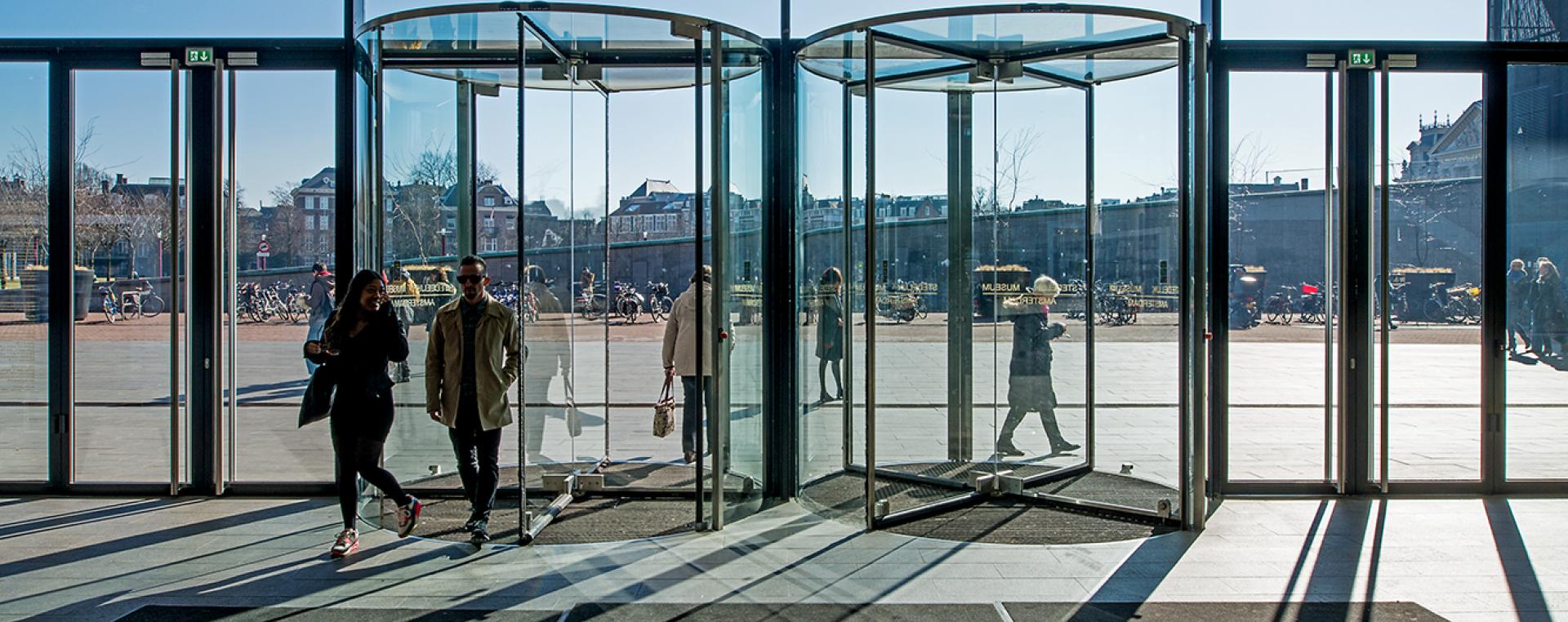 The Features and Benefits of Revolving Doors