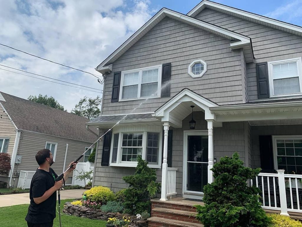 Roof Pressure Cleaning Sunshine Coast