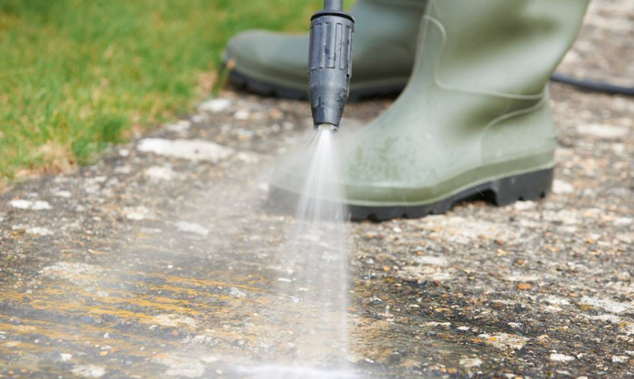 Benefits of hiring a professional pressure cleaning company to clean your home