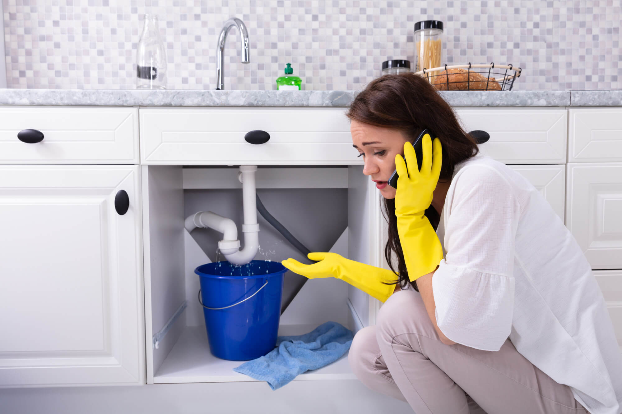 Why Do You Need To Hire A Professional For Emergency Drain Cleaning?