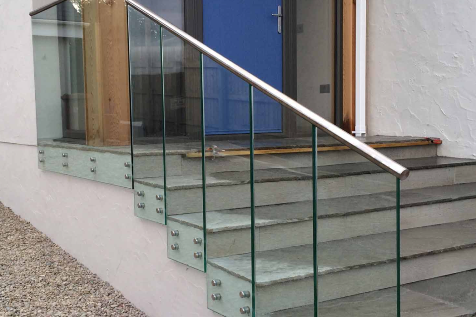 How To Create A Safe And Stylish Glass Balustrade In New Zealand?