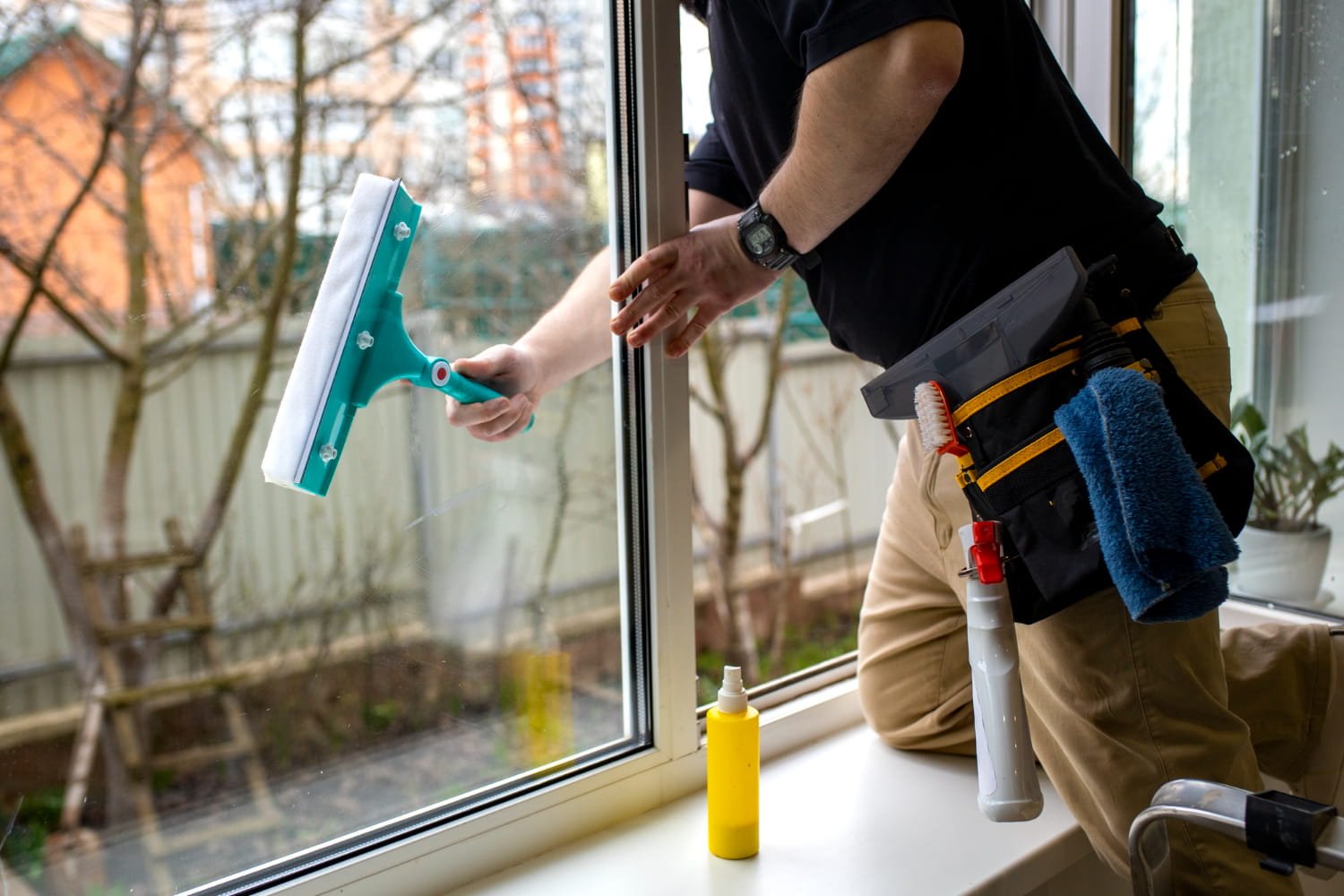 How to Choose the Right Window Cleaning Service in Columbus — What to Check & Ask
